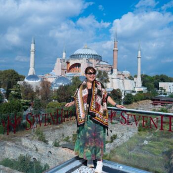 伊斯坦堡最推網美餐廳》緊臨清真寺、海岸美景拍不完-Seven Hills Restaurant